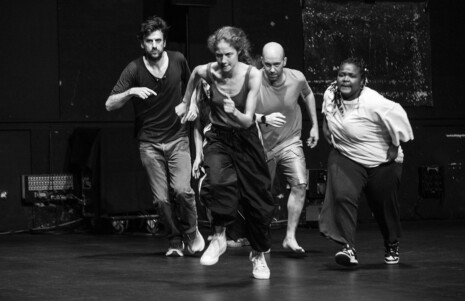Photo 1 Photo du spectacle "Manières d'être vivant" de Clara Hédouin