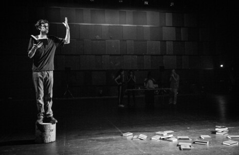 Photo 2 Photo du spectacle "Manières d'être vivant" de Clara Hédouin